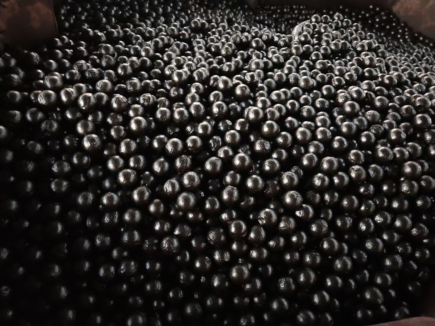 低铬合金铸球